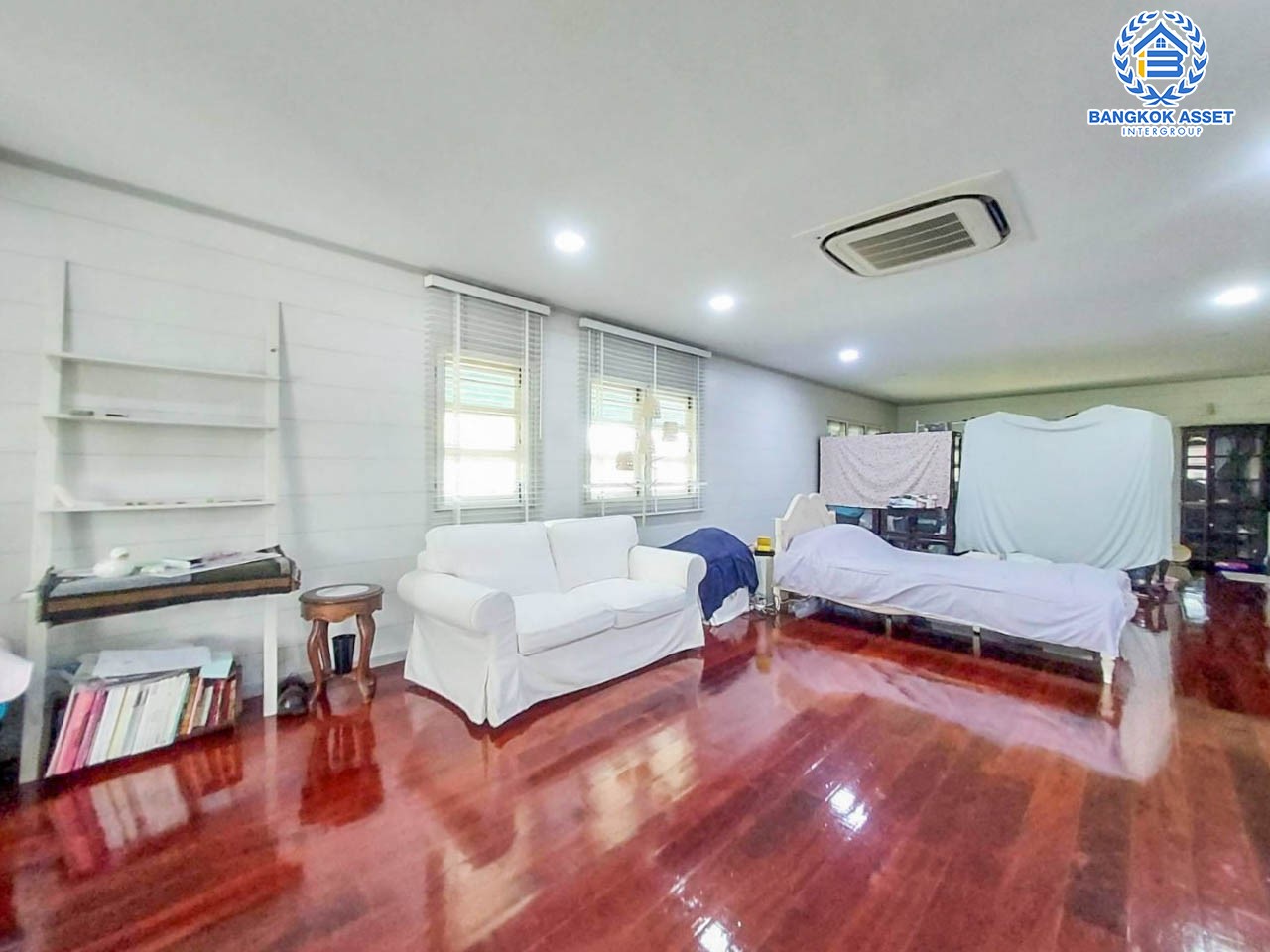 *****บ้านเดี่ยวมือสอง ม.ชวนชื่นพาร์ควิลล์ กาญจนาภิเษก หลังมุม บนเนื้อที่ 211 ตร.ว. ฟังก์ชันพร้อม 6 ห้องนอน 4 ห้องน้ำ 4 ที่จอดรถ บนทำเลศักยภาพติดถนน เชื่อมต่อถนนกาญจนาภิเษก, ถนนสิรินธร, ถนนบรมราชชนนี ใกล้เซ็นทรัลปิ่นเกล้า